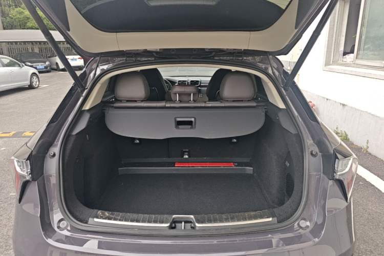 Used Lynk & Co 02 2020 1.5T DCT Two-Wheel Drive Zhaopu Version Trunk