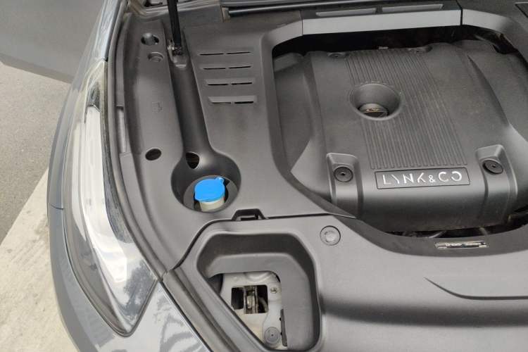 Used Lynk & Co 02 2020 High-Energy Edition 2.0T Automatic Two-Wheel Drive Shine Pro Edition Engine Bay Right