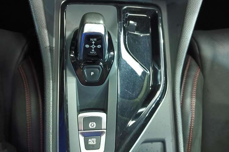 Used Lynk & Co 02 2020 1.5T DCT Two-Wheel Drive Pro Edition Gear Lever