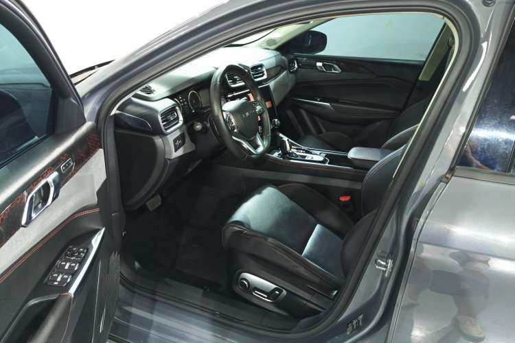 Used Lynk & Co 02 2020 1.5T DCT Two-Wheel Drive Pro Edition Left Front Seat