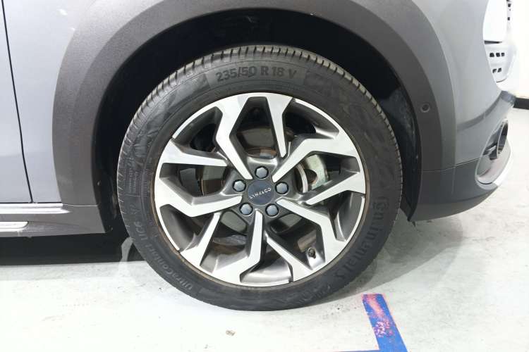 Used Lynk & Co 02 2020 1.5T DCT Two-Wheel Drive Pro Edition Left Front Wheel Hub