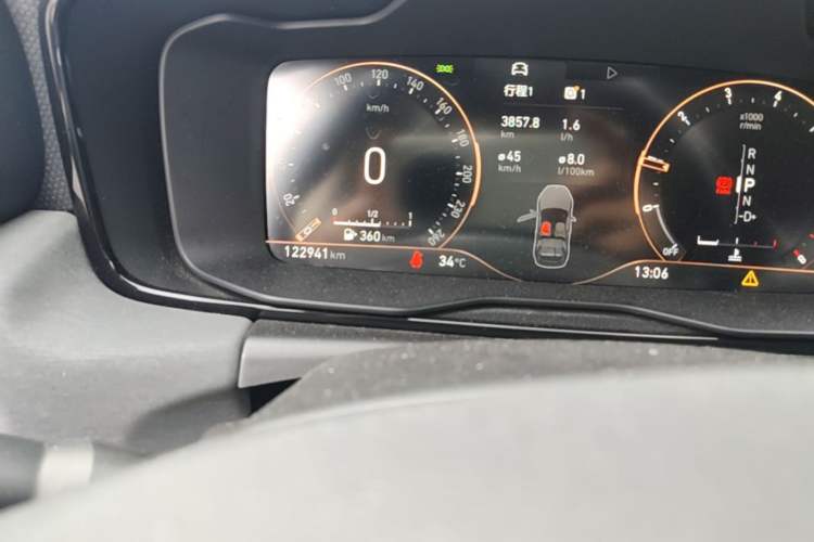 Used Lynk & Co 02 2020 1.5T DCT Two-Wheel Drive Pro Edition Odometer Close Up