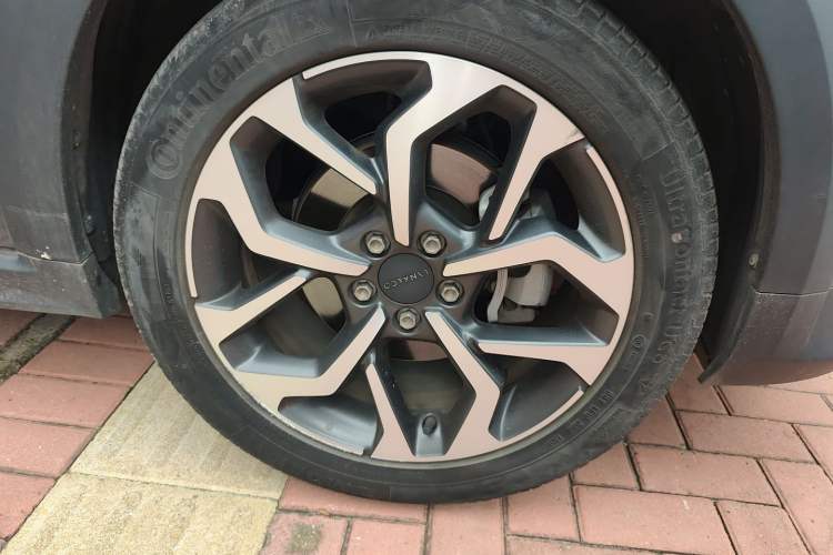 Used Lynk & Co 02 2020 1.5T DCT Two-Wheel Drive Sporty Version Right Front Wheel Hub