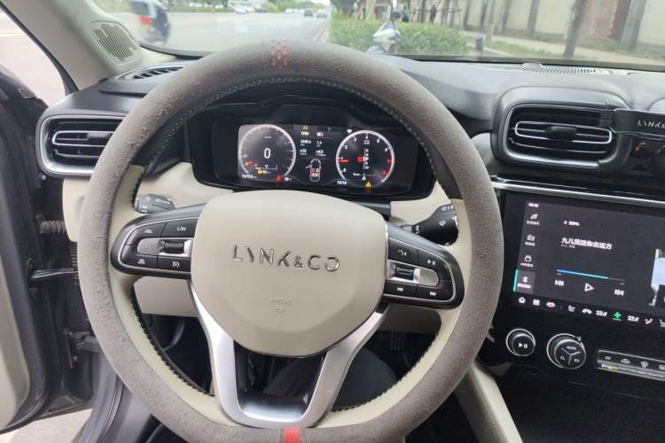 Used Lynk & Co 02 2020 High-Energy Edition 2.0T Automatic Two-Wheel Drive Shine Pro Edition Steering Wheel