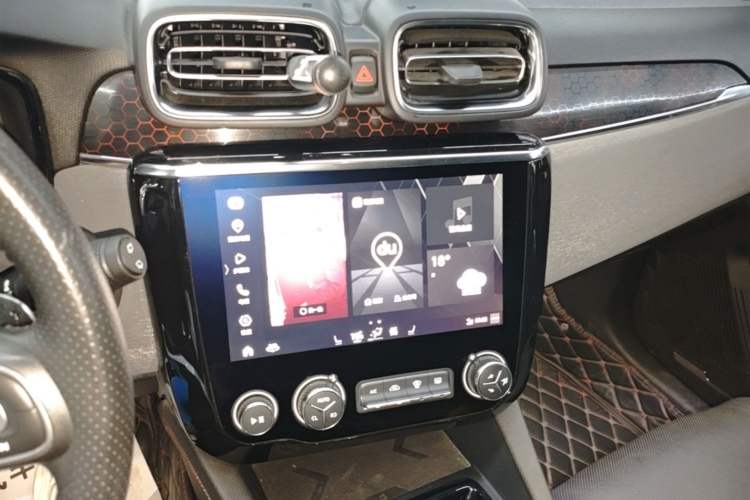 Used Lynk & Co 02 2020 High-Energy Edition 2.0T Automatic Two-Wheel Drive Pro Version Audio And AC Panel