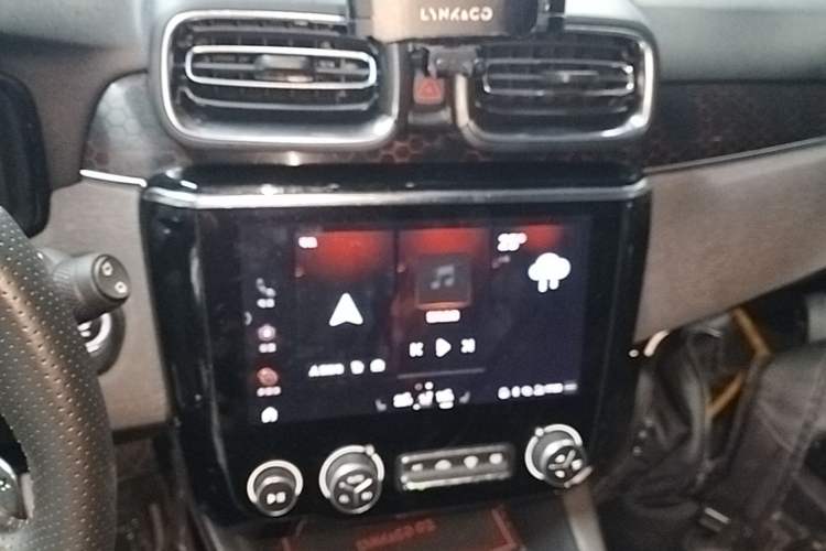 Used Lynk & Co 02 2020 1.5T DCT Two-Wheel Drive Pro Edition Audio And AC Panel