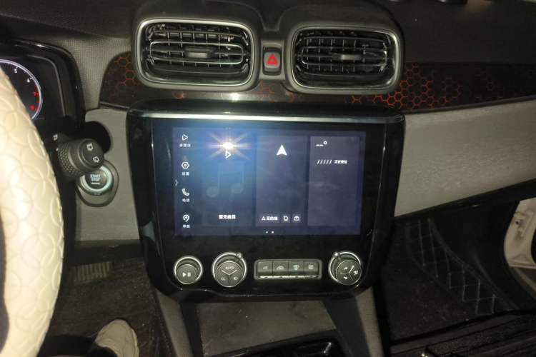 Used Lynk & Co 02 2020 1.5T DCT Two-Wheel Drive Pro Edition Audio And AC Panel