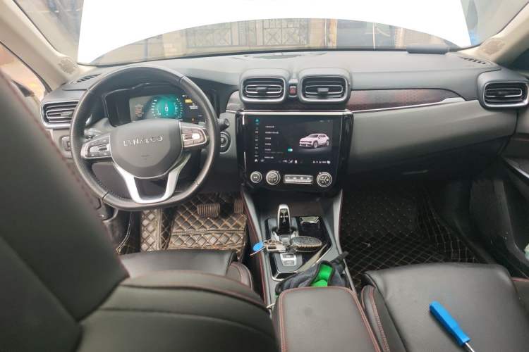 Used Lynk & Co 02 2020 High-Energy Edition 2.0T Automatic Two-Wheel Drive Pro Version Center Console