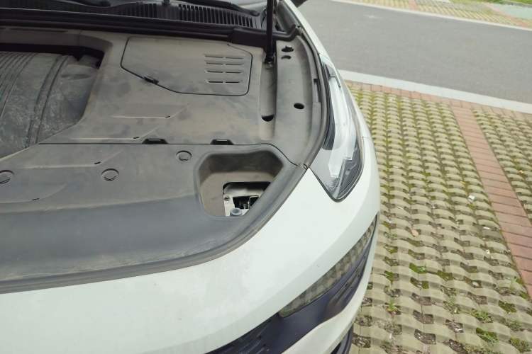 Used Lynk & Co 02 2020 1.5T DCT Two-Wheel Drive Pro Edition Engine Bay Left