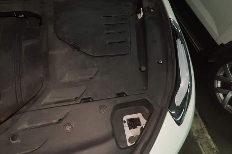 Used Lynk & Co 02 2020 1.5T DCT Two-Wheel Drive Pro Edition Engine Bay Left
