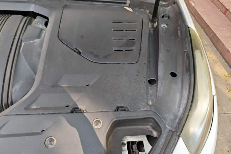 Used Lynk & Co 02 2020 1.5T DCT Two-Wheel Drive Pro Edition Engine Bay Left