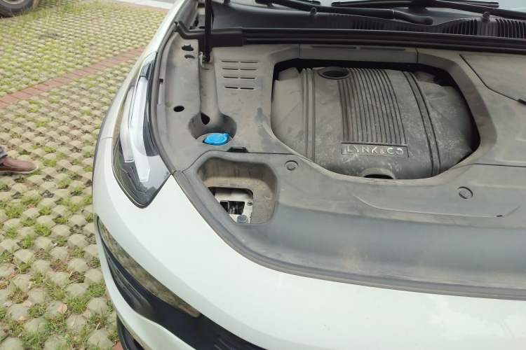 Used Lynk & Co 02 2020 1.5T DCT Two-Wheel Drive Pro Edition Engine Bay Right