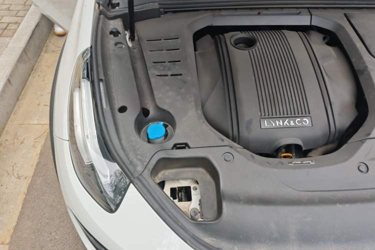 Used Lynk & Co 02 2020 1.5T DCT Two-Wheel Drive Pro Edition Engine Bay Right