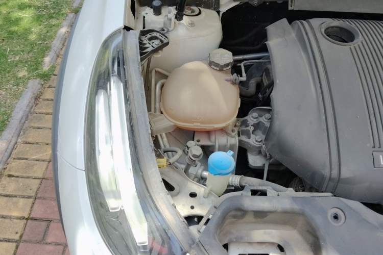 Used Lynk & Co 02 2020 1.5T DCT Two-Wheel Drive Sporty Version Engine Bay Right