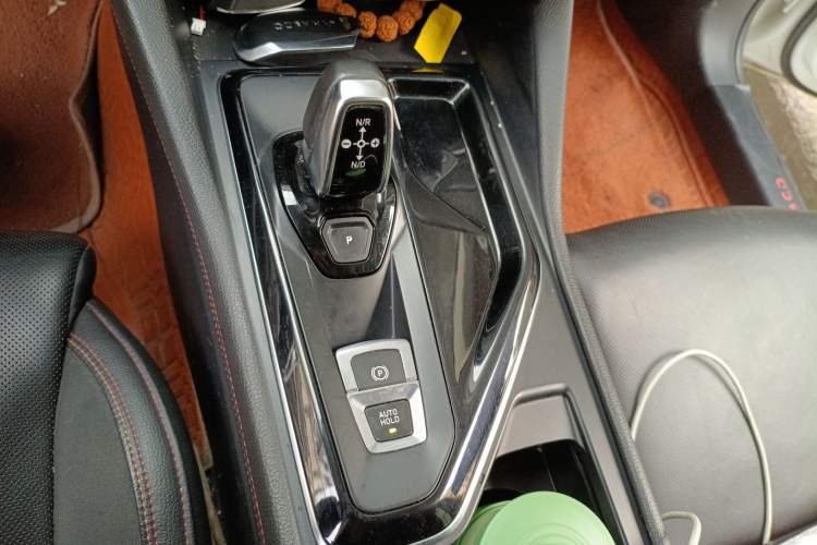 Used Lynk & Co 02 2020 1.5T DCT Two-Wheel Drive Pro Edition Gear Lever