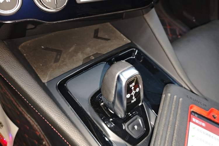 Used Lynk & Co 02 2020 High-Energy Edition 2.0T Automatic Two-Wheel Drive Pro Version Gear Lever