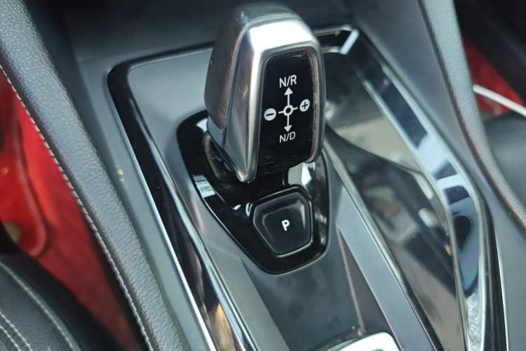 Used Lynk & Co 02 2020 1.5T DCT Two-Wheel Drive Pro Edition Gear Lever
