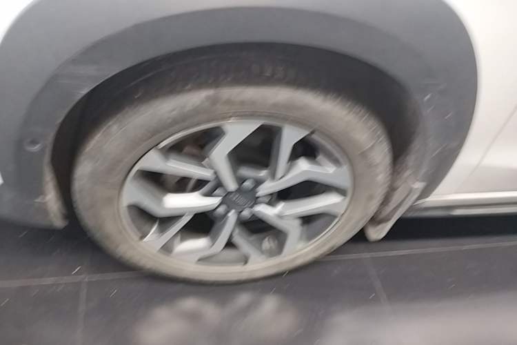 Used Lynk & Co 02 2020 1.5T DCT Two-Wheel Drive Pro Edition Left Front Wheel Hub