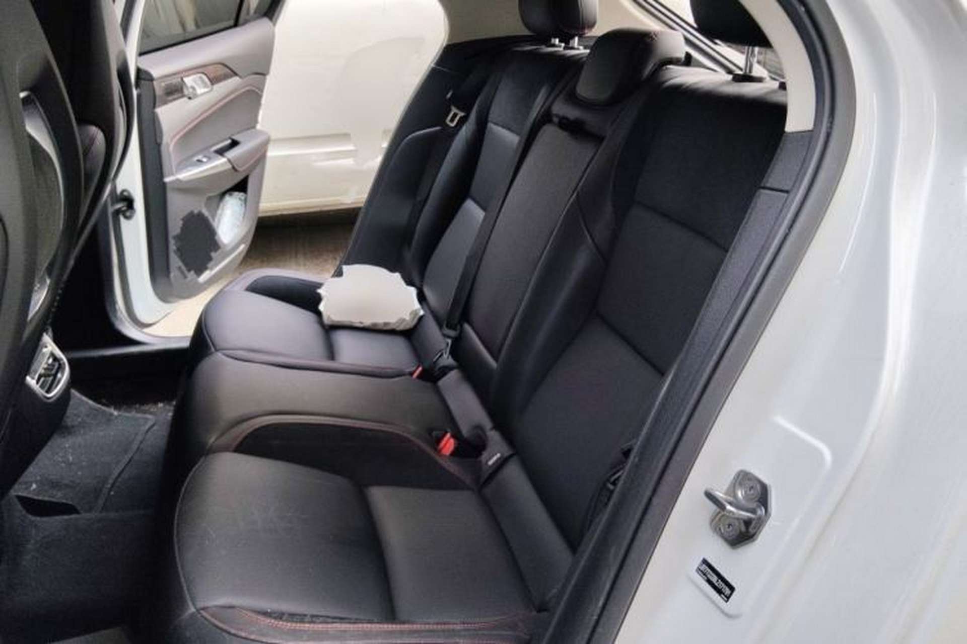 Used Lynk & Co 02 2020 1.5T DCT Two-Wheel Drive Pro Edition Left Rear Seat