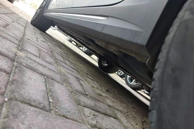 Used Lynk & Co 02 2020 1.5T DCT Two-Wheel Drive Pro Edition Left Side Sill