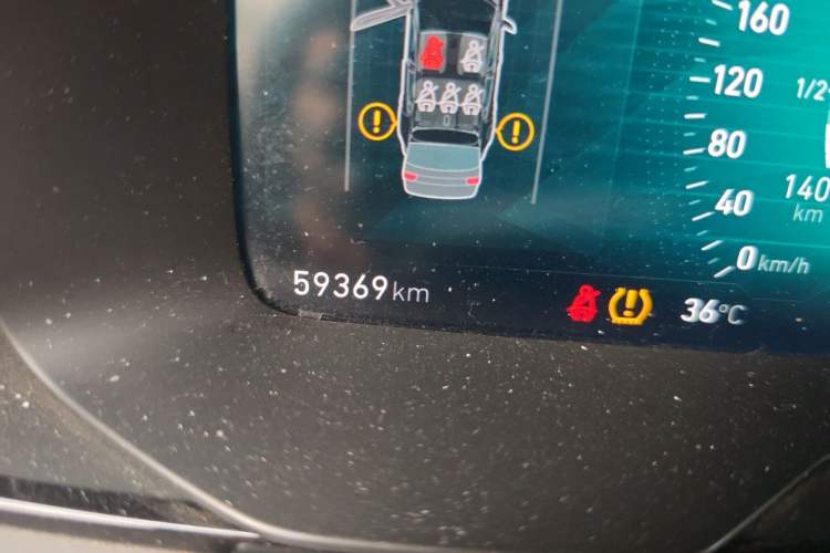 Used Lynk & Co 02 2020 High-Energy Edition 2.0T Automatic Two-Wheel Drive Pro Version Odometer Close Up