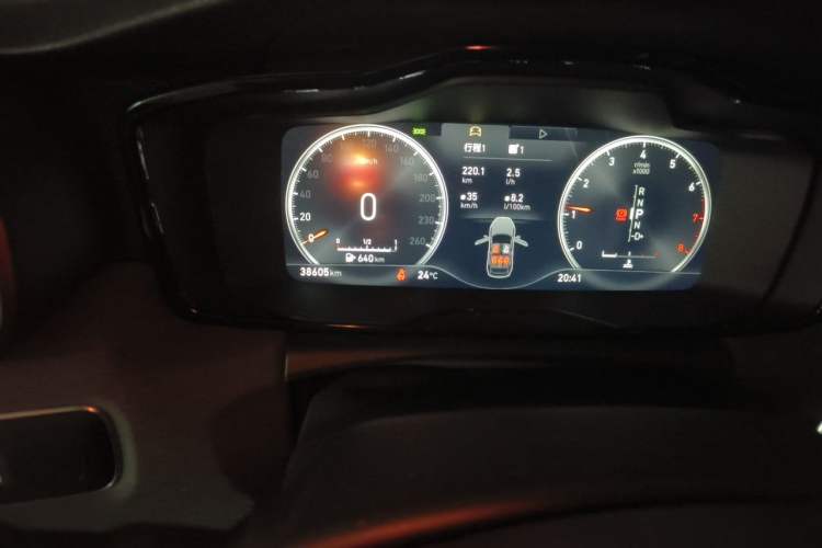 Used Lynk & Co 02 2020 1.5T DCT Two-Wheel Drive Pro Edition Odometer Close Up
