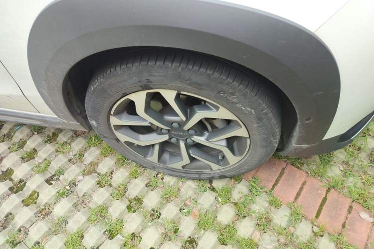 Used Lynk & Co 02 2020 1.5T DCT Two-Wheel Drive Pro Edition Right Front Wheel Hub