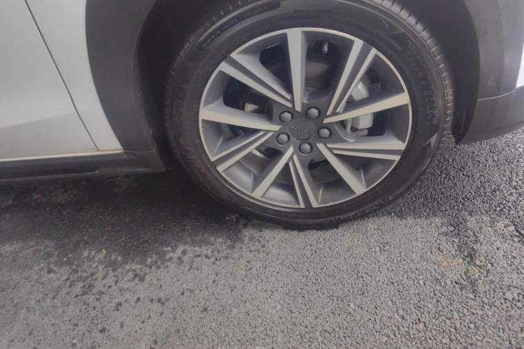 Used Lynk & Co 02 2020 1.5T DCT Two-Wheel Drive Zhaopu Version Right Front Wheel Hub