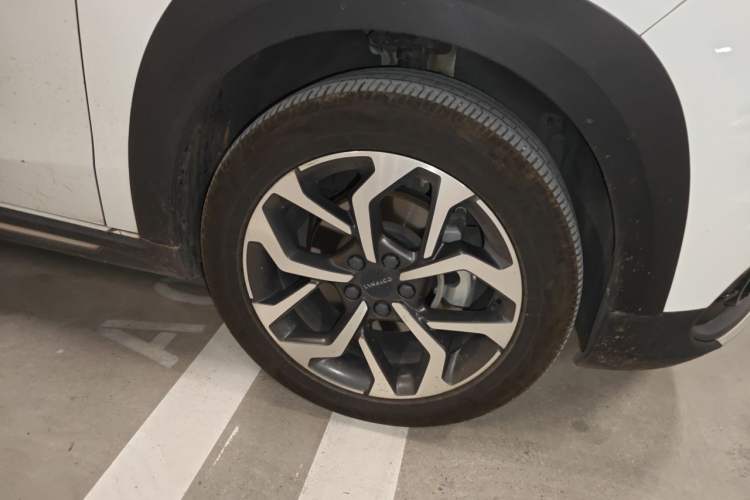 Used Lynk & Co 02 2020 1.5T DCT Two-Wheel Drive Sporty Version Right Front Wheel Hub