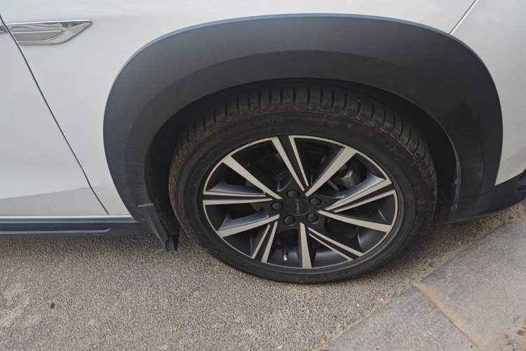 Used Lynk & Co 02 2020 1.5T DCT Two-Wheel Drive Pro Edition Right Front Wheel Hub