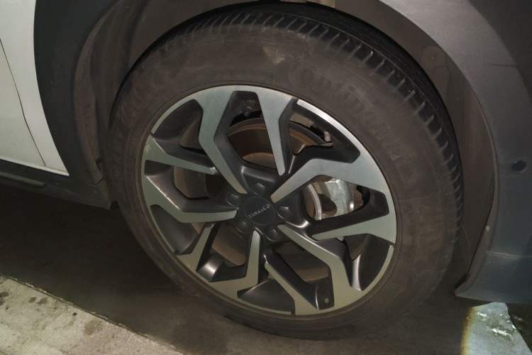 Used Lynk & Co 02 2020 1.5T DCT Two-Wheel Drive Pro Edition Right Front Wheel Hub