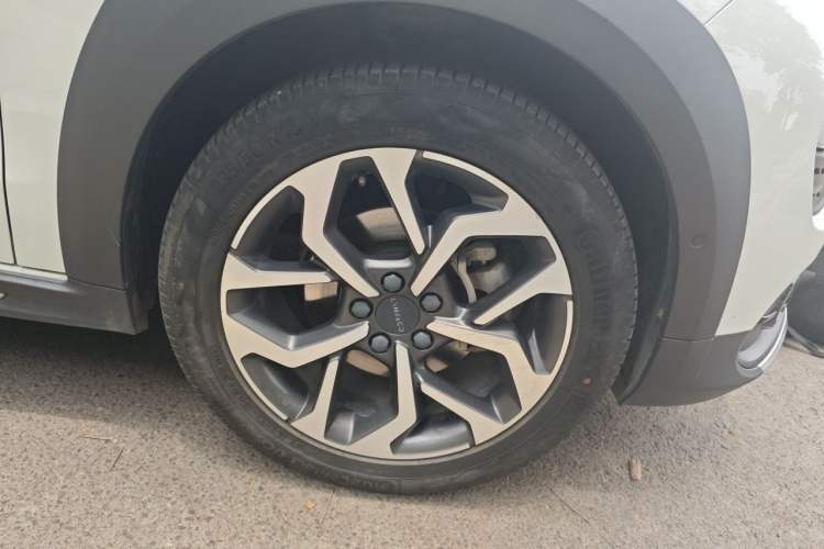 Used Lynk & Co 02 2020 1.5T DCT Two-Wheel Drive Pro Edition Right Front Wheel Hub