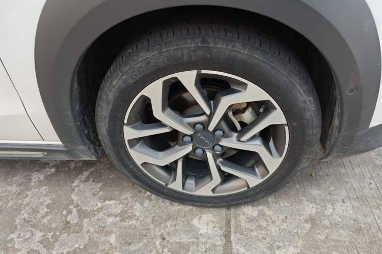 Used Lynk & Co 02 2020 1.5T DCT Two-Wheel Drive Pro Edition Right Front Wheel Hub