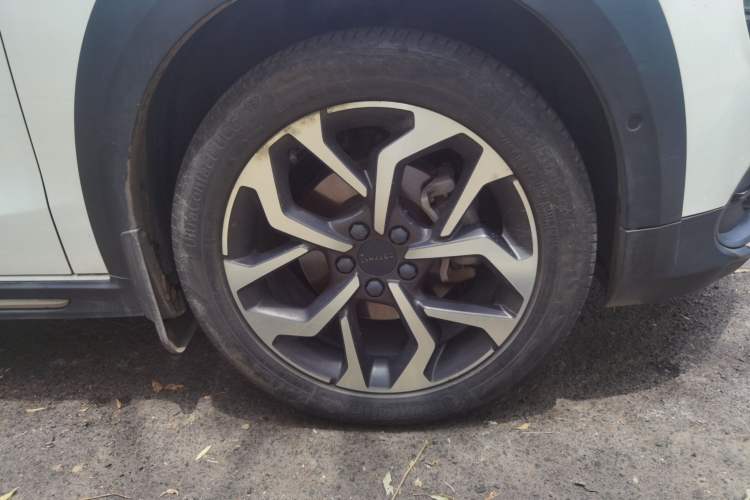 Used Lynk & Co 02 2020 1.5T DCT Two-Wheel Drive Pro Edition Right Front Wheel Hub