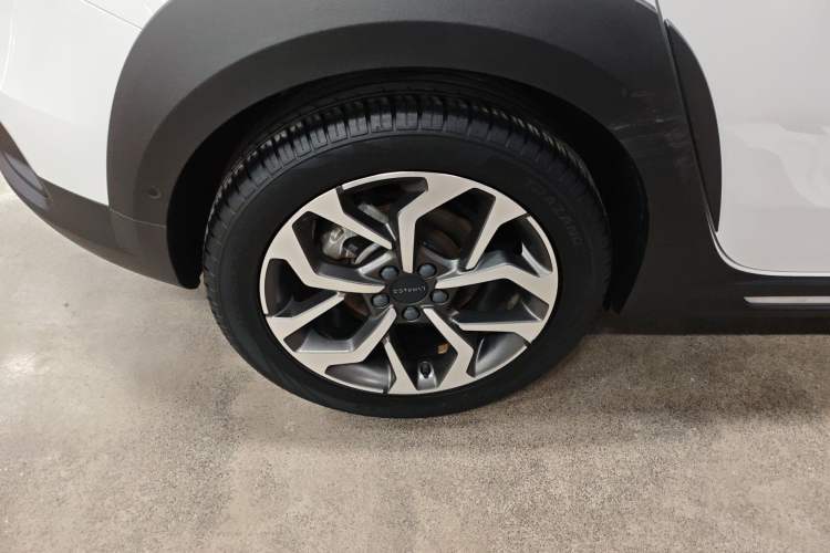 Used Lynk & Co 02 2020 1.5T DCT Two-Wheel Drive Pro Edition Right Rear Wheel Hub