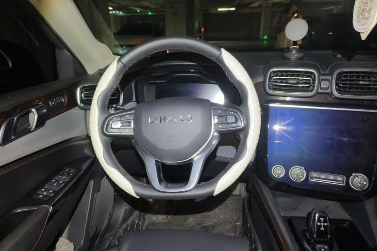 Used Lynk & Co 02 2020 1.5T DCT Two-Wheel Drive Pro Edition Steering Wheel