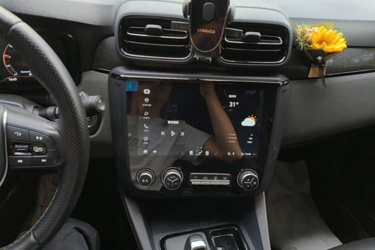 Used Lynk & Co 02 2021 1.5TD DCT Two-Wheel Drive Champion Edition Audio And AC Panel