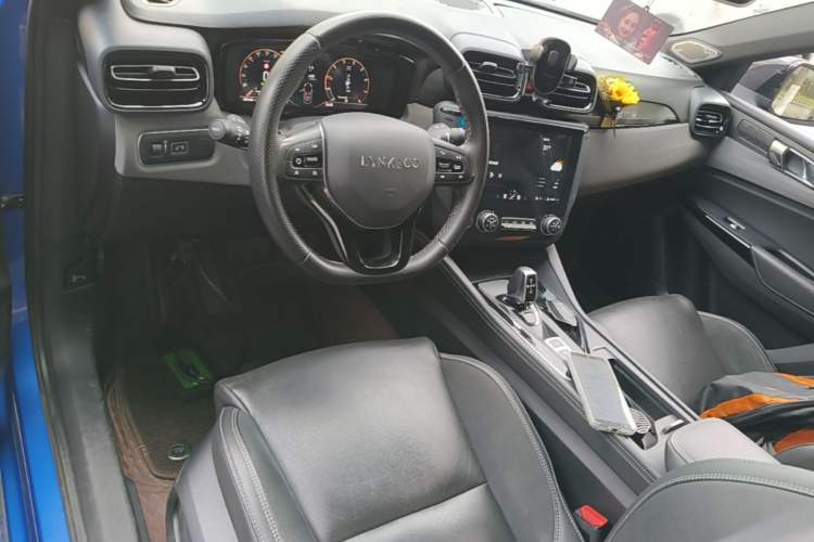 Used Lynk & Co 02 2021 1.5TD DCT Two-Wheel Drive Champion Edition Center Console