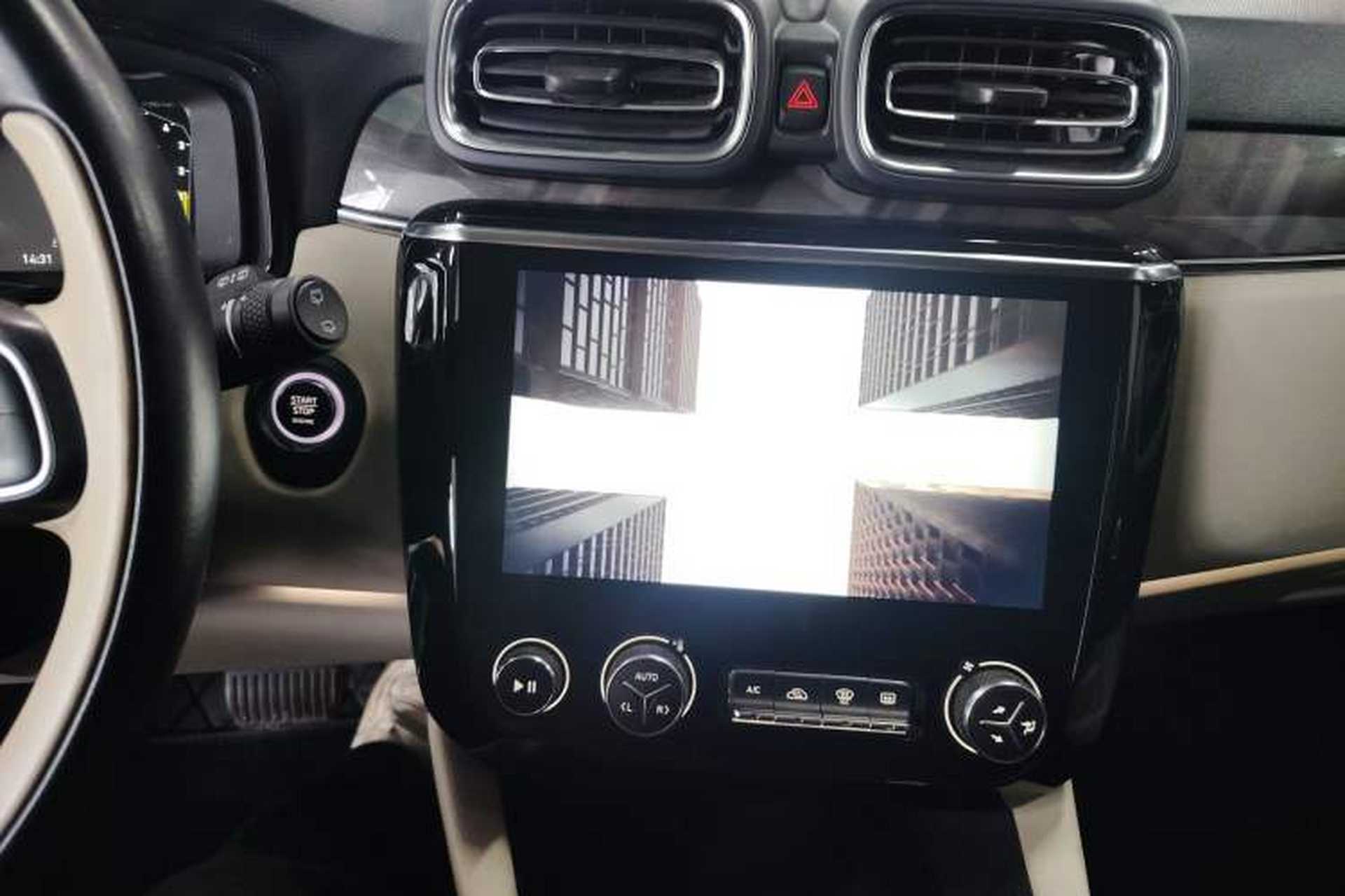 Used Lynk & Co 02 2021 1.5TD DCT Two-Wheel Drive Champion Edition Audio And AC Panel