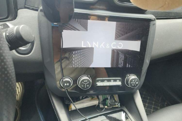 Used Lynk & Co 02 2021 1.5TD DCT Two-Wheel Drive Champion Edition Audio And AC Panel