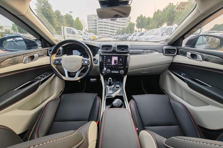 Used Lynk & Co 02 2021 2.0TD Automatic Two-Wheel Drive Zhaoshang Champion Edition Center Console