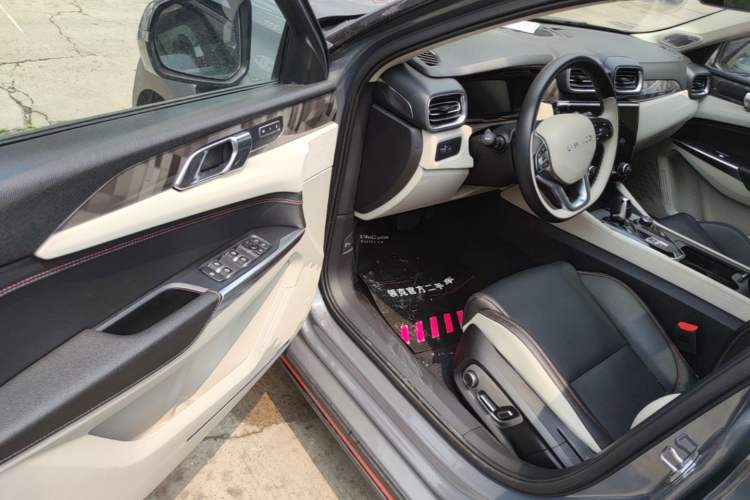 Used Lynk & Co 02 2021 2.0TD Automatic Two-Wheel Drive Zhaoshang Champion Edition Driver Seat