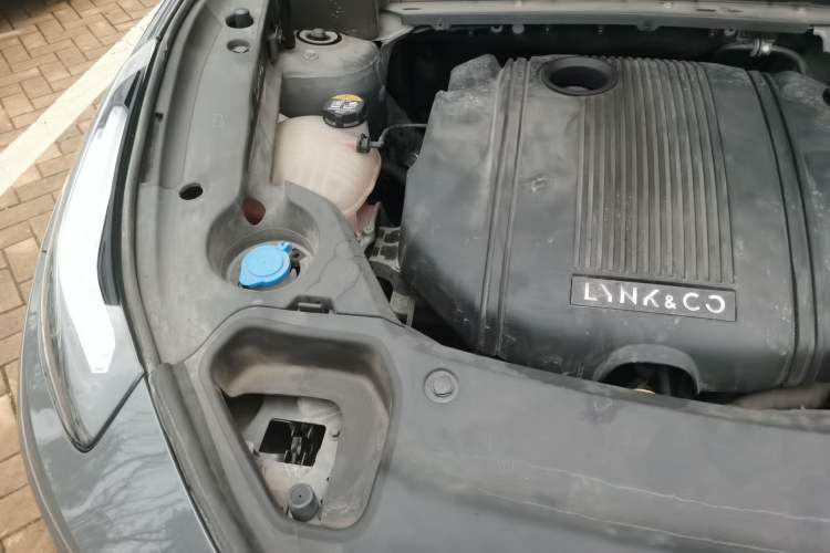 Used Lynk & Co 02 2021 1.5TD DCT Two-Wheel Drive Power Plus Engine Bay Right