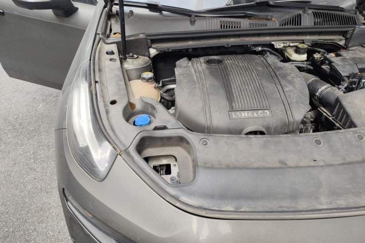 Used Lynk & Co 02 2021 1.5TD DCT Two-Wheel Drive Champion Edition Engine Bay Right