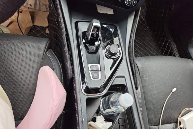 Used Lynk & Co 02 2021 2.0TD Automatic Two-Wheel Drive "Jin" Champion Edition Gear Lever