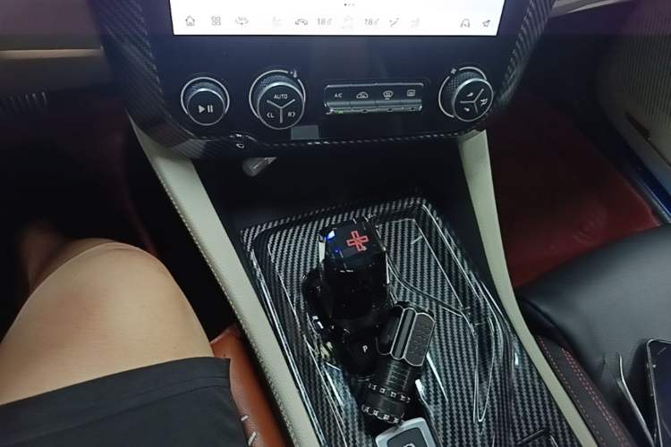 Used Lynk & Co 02 2021 1.5TD DCT Two-Wheel Drive Champion Edition Gear Lever