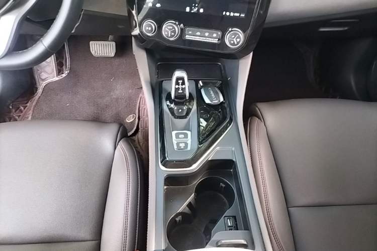 Used Lynk & Co 02 2021 1.5TD DCT Two-Wheel Drive Zhaoyao Plus Gear Lever