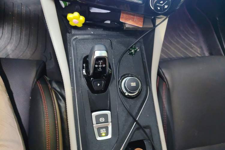 Used Lynk & Co 02 2021 2.0TD Automatic Two-Wheel Drive Zhaoshang Champion Edition Gear Lever
