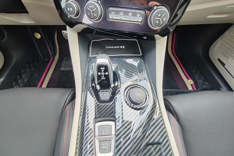 Used Lynk & Co 02 2021 2.0TD Automatic Two-Wheel Drive Zhaoshang Champion Edition Gear Lever