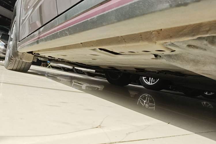 Used Lynk & Co 02 2021 1.5TD DCT Two-Wheel Drive Champion Edition Left Side Sill